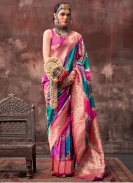 Surpassing Multi Colour Handloom silk Traditional Saree