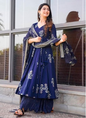 Surpassing Muslin Digital Print Long Length Trendy Suit