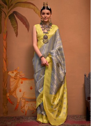 Thrilling Handloom silk Classic Saree