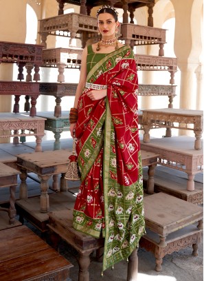 Topnotch Patola Silk  Weaving Red Classic Saree