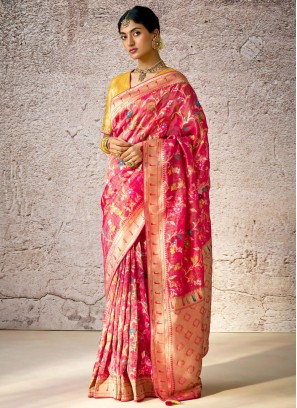 Voluptuous Contemporary Saree For Mehndi